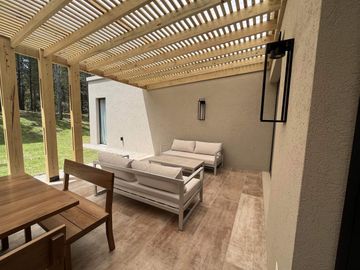 Alquiler en Senderos 4 de Costa Esmeralda - fondo libre - 4 habitaciones