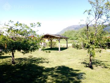 CASAS EN VENTA EN AMPLIO TERRENO – EL HOYO, CHUBUT (FR-23)