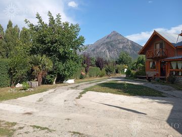 CASAS EN VENTA EN AMPLIO TERRENO – EL HOYO, CHUBUT (FR-23)