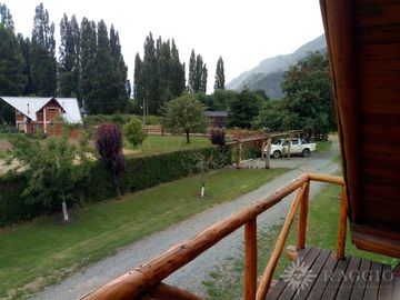 CASAS EN VENTA EN AMPLIO TERRENO – EL HOYO, CHUBUT (FR-23)