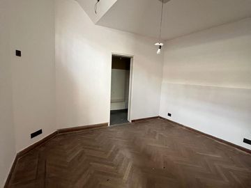 PH en San Telmo en lote propio -  oportunidad para reciclar - Multidestino