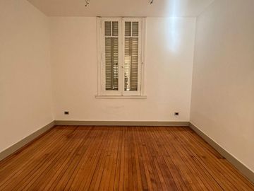 PH en San Telmo en lote propio -  oportunidad para reciclar - Multidestino