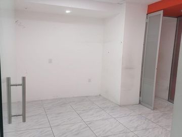 HERMOSAS OFICINAS, EXCELENTE UBICACION, CON SALAS JUNTAS Y  SALON VIP