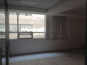HERMOSAS OFICINAS, EXCELENTE UBICACION, CON SALAS JUNTAS Y  SALON VIP