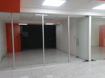 HERMOSAS OFICINAS, EXCELENTE UBICACION, CON SALAS JUNTAS Y  SALON VIP