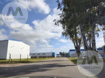 Nave Industrial -  Venta o  Alquiler - Parque industrial - Berazategui