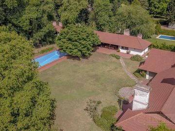 Bellísima quinta en Barrio Los Naranjos - PG
