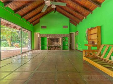 Bellísima quinta en Barrio Los Naranjos - PG