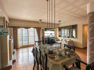Departamento en venta en Lanús Oeste 4 ambientes con dos cocheras