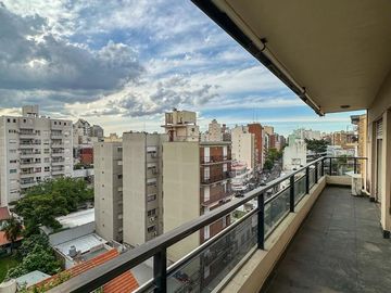 Departamento en venta en Lanús Oeste 4 ambientes con dos cocheras