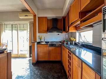 Departamento en venta en Lanús Oeste 4 ambientes con dos cocheras