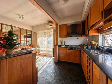 Departamento en venta en Lanús Oeste 4 ambientes con dos cocheras