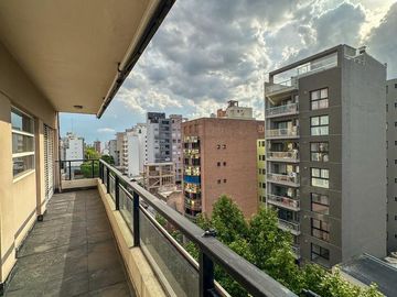 Departamento en venta en Lanús Oeste 4 ambientes con dos cocheras