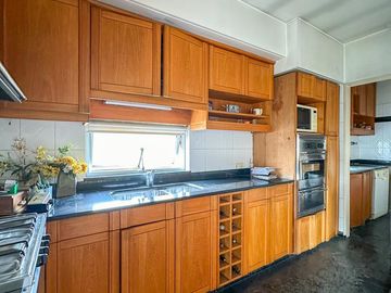 Departamento en venta en Lanús Oeste 4 ambientes con dos cocheras