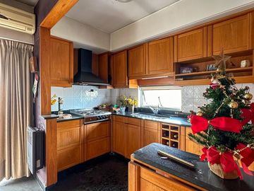 Departamento en venta en Lanús Oeste 4 ambientes con dos cocheras
