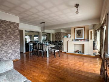 Departamento en venta en Lanús Oeste 4 ambientes con dos cocheras
