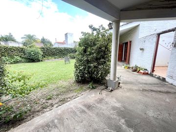 CASA EN VENTA VILLA BELGRANO - 3 Dormitorios - Escritorio - Garage doble - Gran OPORTUNIDAD!