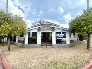 CASA EN VENTA VILLA BELGRANO - 3 Dormitorios - Escritorio - Garage doble - Gran OPORTUNIDAD!