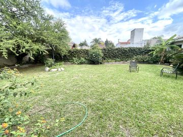 CASA EN VENTA VILLA BELGRANO - 3 Dormitorios - Escritorio - Garage doble - Gran OPORTUNIDAD!