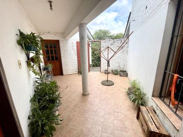 CASA EN VENTA VILLA BELGRANO - 3 Dormitorios - Escritorio - Garage doble - Gran OPORTUNIDAD!