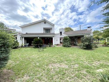 CASA EN VENTA VILLA BELGRANO - 3 Dormitorios - Escritorio - Garage doble - Gran OPORTUNIDAD!