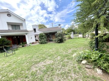 CASA EN VENTA VILLA BELGRANO - 3 Dormitorios - Escritorio - Garage doble - Gran OPORTUNIDAD!