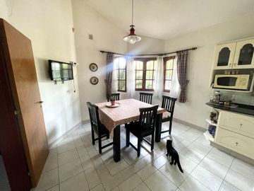 CASA EN VENTA VILLA BELGRANO - 3 Dormitorios - Escritorio - Garage doble - Gran OPORTUNIDAD!