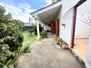 CASA EN VENTA VILLA BELGRANO - 3 Dormitorios - Escritorio - Garage doble - Gran OPORTUNIDAD!