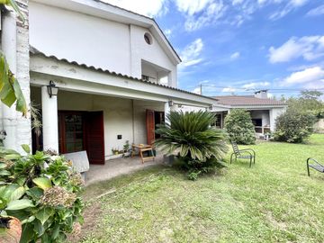 CASA EN VENTA VILLA BELGRANO - 3 Dormitorios - Escritorio - Garage doble - Gran OPORTUNIDAD!