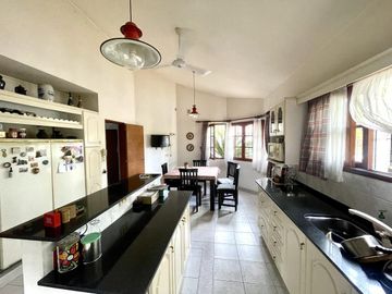 CASA EN VENTA VILLA BELGRANO - 3 Dormitorios - Escritorio - Garage doble - Gran OPORTUNIDAD!