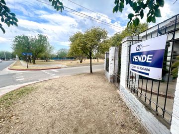 CASA EN VENTA VILLA BELGRANO - 3 Dormitorios - Escritorio - Garage doble - Gran OPORTUNIDAD!