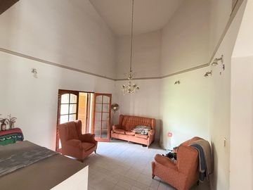 CASA EN VENTA VILLA BELGRANO - 3 Dormitorios - Escritorio - Garage doble - Gran OPORTUNIDAD!