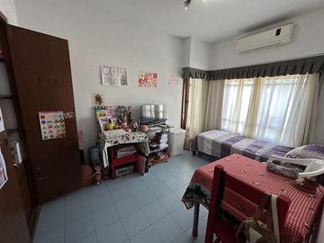 Casa en Ezpeleta Este, a pasos de la estación