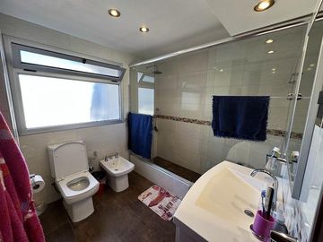 Casa en Ezpeleta Este, a pasos de la estación