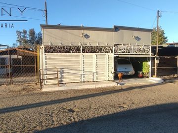 SE VENDE casa muy bien ubicada en Santa Mónica Mexicali