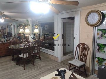 SE VENDE casa muy bien ubicada en Santa Mónica Mexicali