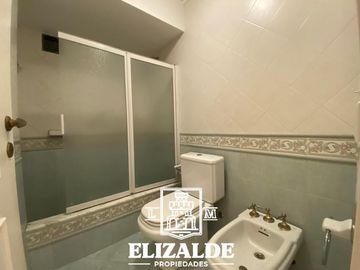 Constitucion y Quirno Costa - Piso alto luminoso con coch y baul - San Fernando
