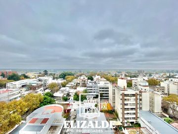 Constitucion y Quirno Costa - Piso alto luminoso con coch y baul - San Fernando
