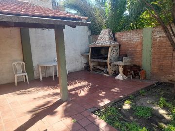 Casa en venta - 3 Dormitorios 2 Baños - Cocheras - 400Mts2 - La Matanza