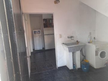 Casa en venta - 3 Dormitorios 2 Baños - Cocheras - 400Mts2 - La Matanza