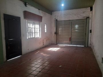 Casa en venta - 3 Dormitorios 2 Baños - Cocheras - 400Mts2 - La Matanza