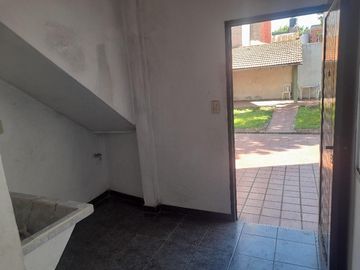 Casa en venta - 3 Dormitorios 2 Baños - Cocheras - 400Mts2 - La Matanza