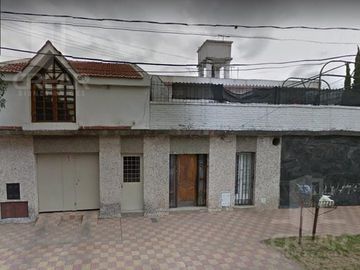 INVERSION con RENTA Asegurada - Casa   Deptos   Local 347 m2 Cubiertos - Jardín