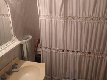 Casa en  Martínez dos plantas - 4 dormitorios y playroom - garaje para dos autos - jardin
