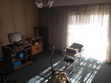 Casa en  Martínez dos plantas - 4 dormitorios y playroom - garaje para dos autos - jardin