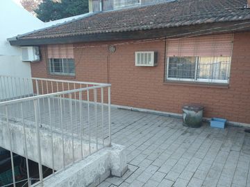 Casa en  Martínez dos plantas - 4 dormitorios y playroom - garaje para dos autos - jardin