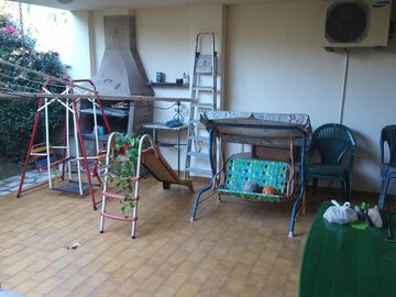 Casa en  Martínez dos plantas - 4 dormitorios y playroom - garaje para dos autos - jardin