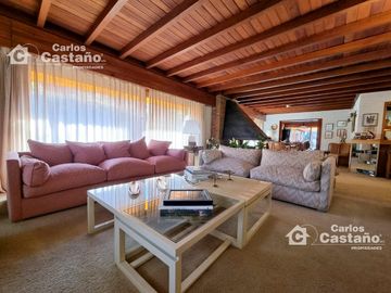 Importante y Solido Chalet 8 Amb Con Gran Parque y Piscina