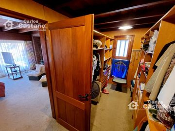 Importante y Solido Chalet 8 Amb Con Gran Parque y Piscina