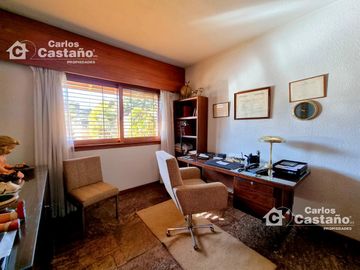 Importante y Solido Chalet 8 Amb Con Gran Parque y Piscina